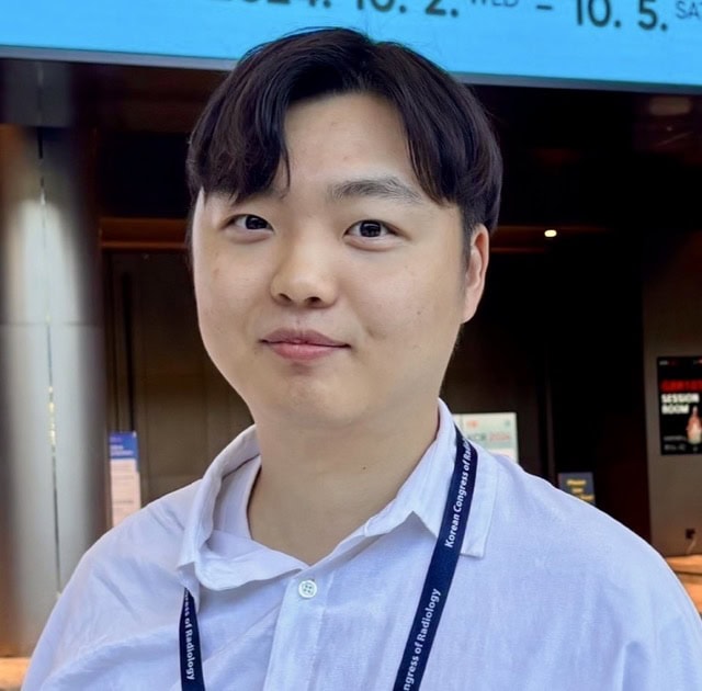 Changhyun Park attending SIIM Annual Meeting 2023, engaging with healthcare imaging professionals and exploring advancements in medical imaging solutions.