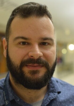 Expert in AI and medical imaging at SIIM Annual Meeting, showcasing innovations in radiology and healthcare technology to improve patient outcomes and advance medical imaging research.